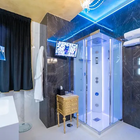 Leucosya Luxury