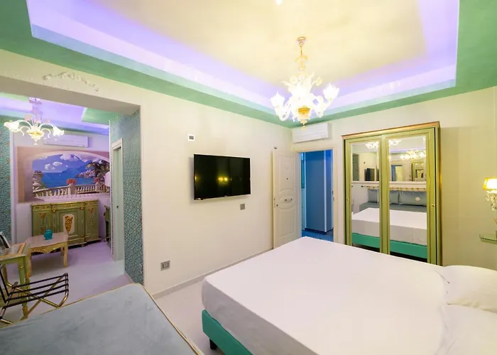 Leucosya Luxury 4* サレルノ