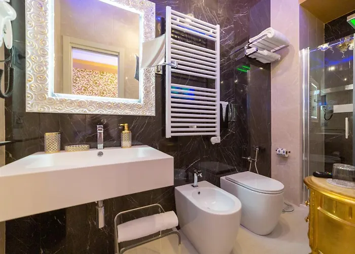 Leucosya Luxury ゲストハウス 4*