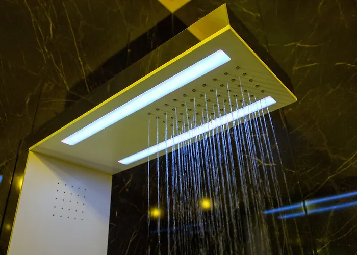 ゲストハウス Leucosya Luxury